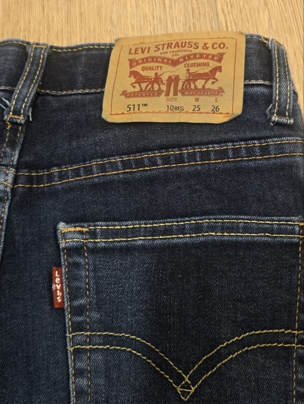 Levi's 511 Boy's Slim Straight Jeans in Dark Indigo, Size 10R, W25, L26 - Picture 3 of 7
